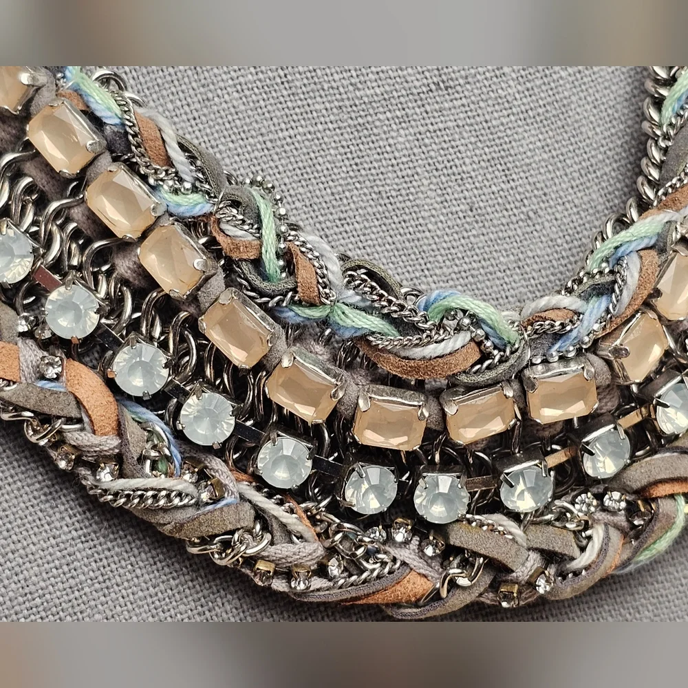 [LOFT] Chunky Statement Necklace ◇■ Multi Layered ☆ Pink & White Gems ☆